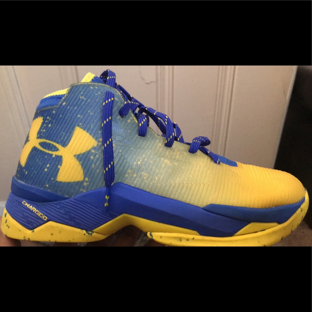 Boys Under Armour UA Curry 2.5 Sneakers Size 7